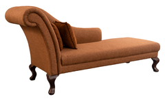Sleek Lounger Wooden Chaise – Light Grey Upholstery & Curved Design